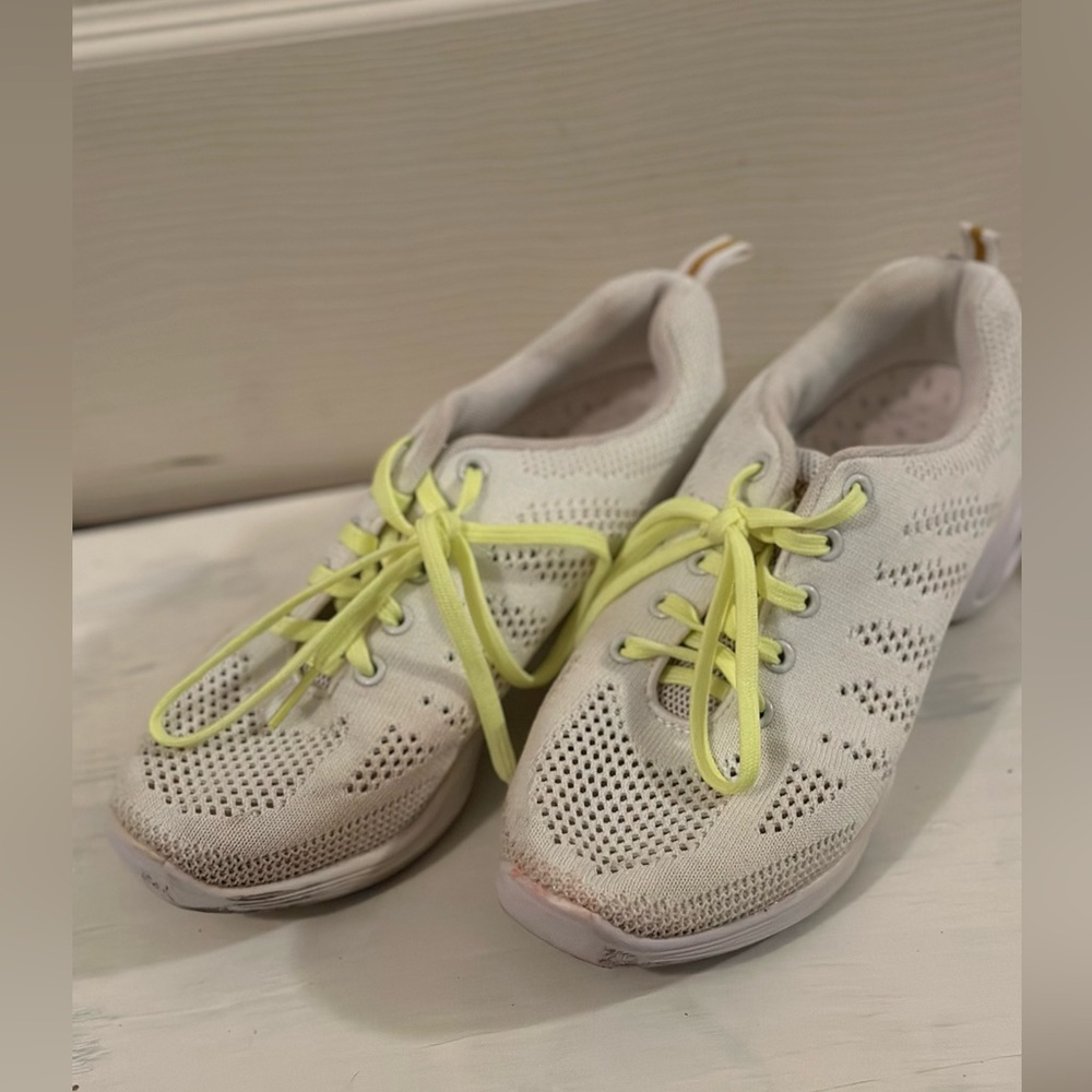 Practice White Dance Sneaker Size 7 - Picture 3 of 4